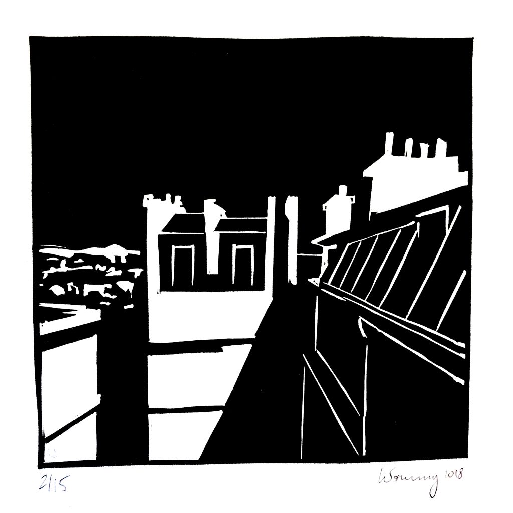 Dans l'ombre du toit