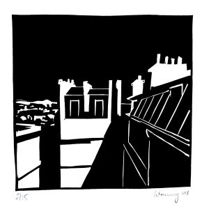 Dans l'ombre du toit